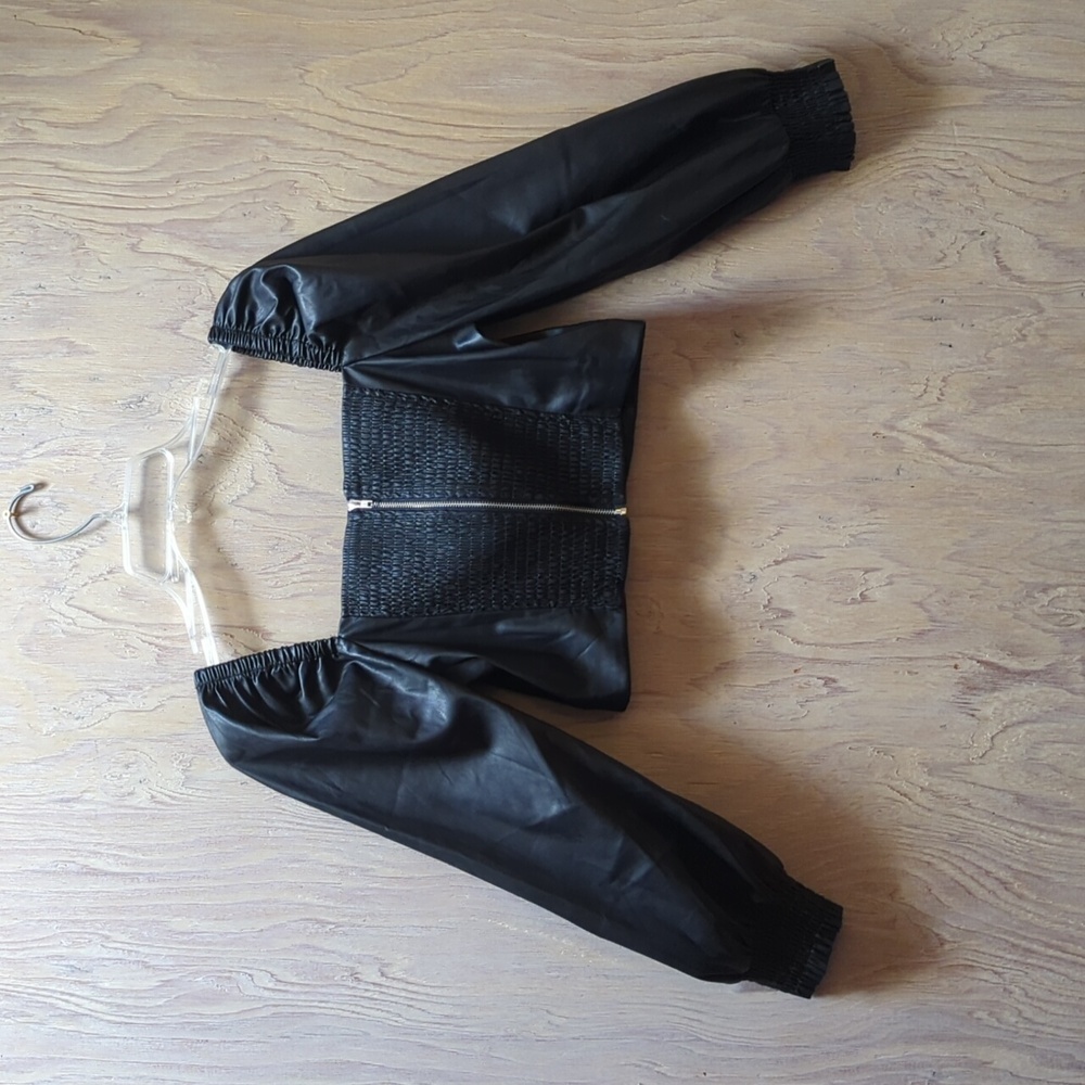 7 FOR ALL MANKIND Faux Leather Blouson Sleeve Crop Top in Black Size Small - Picture 6 of 11